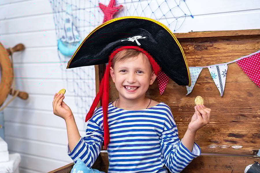 bigstock-Boy-In-The-Form-Of-Pirates-At--305929507