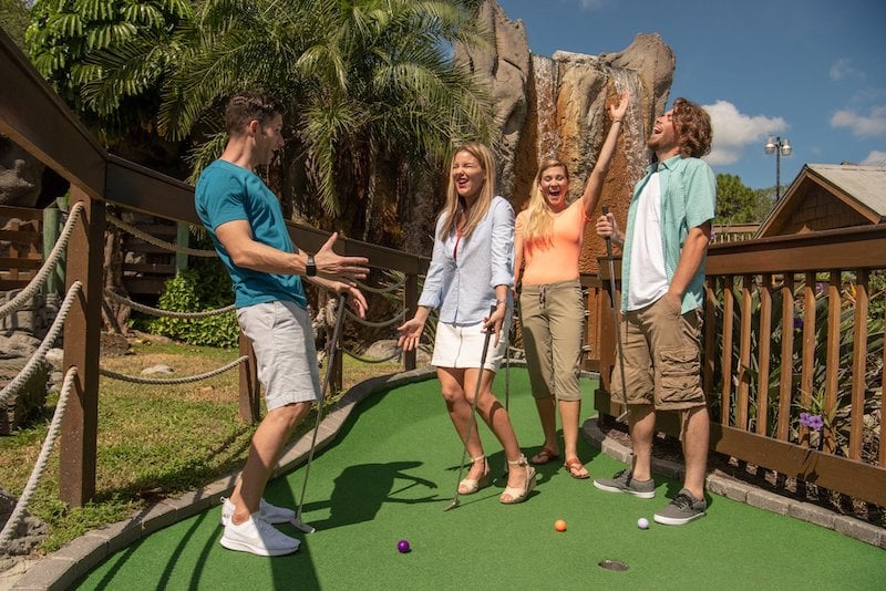 How Do You Play Mini Golf